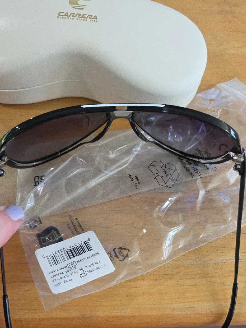 Carrera Men’s Black Aviator Sunglasses with Gradient Lenses. 1050/S